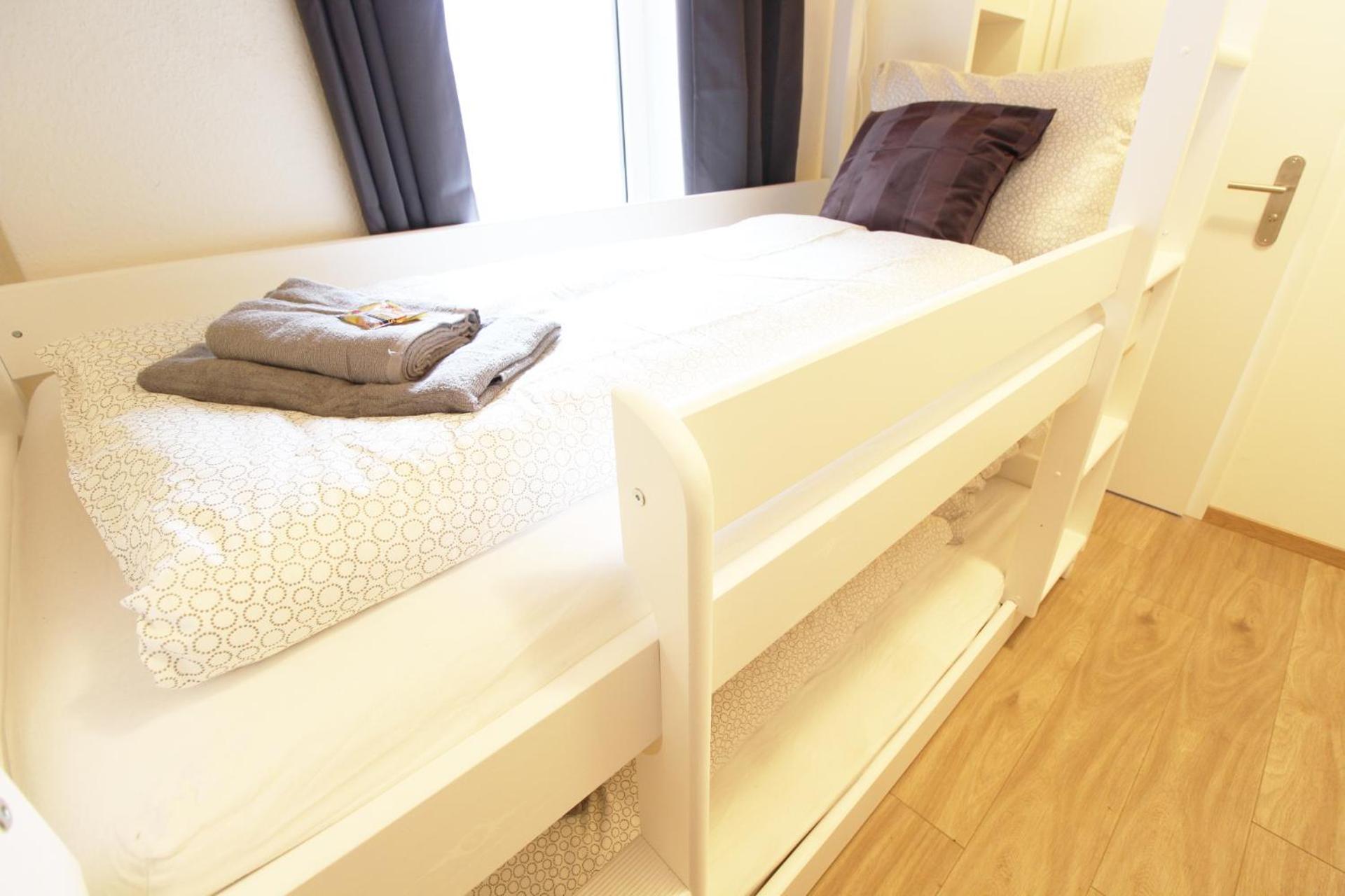 Hotel Ulm Zentrum - Komplettes Zimmer, Hochbett, Android Tv & Eigenem Bad - Perfekt Fuer Familien & Gruppen Екстериор снимка