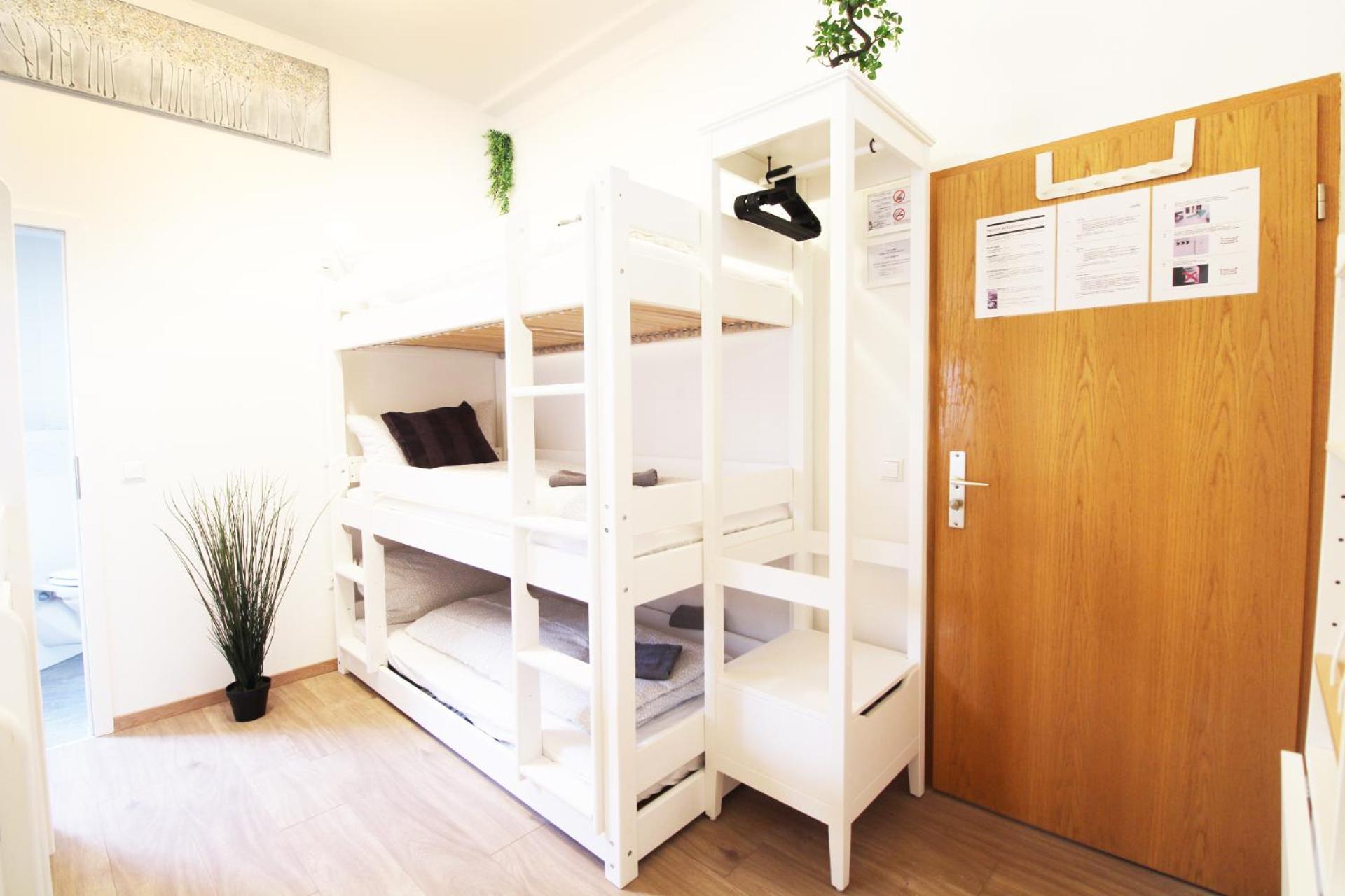 Hotel Ulm Zentrum - Komplettes Zimmer, Hochbett, Android Tv & Eigenem Bad - Perfekt Fuer Familien & Gruppen Екстериор снимка