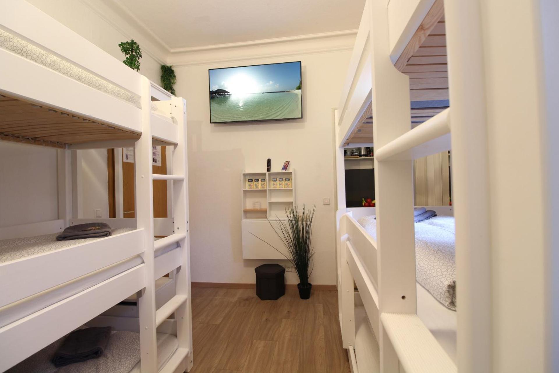 Hotel Ulm Zentrum - Komplettes Zimmer, Hochbett, Android Tv & Eigenem Bad - Perfekt Fuer Familien & Gruppen Екстериор снимка