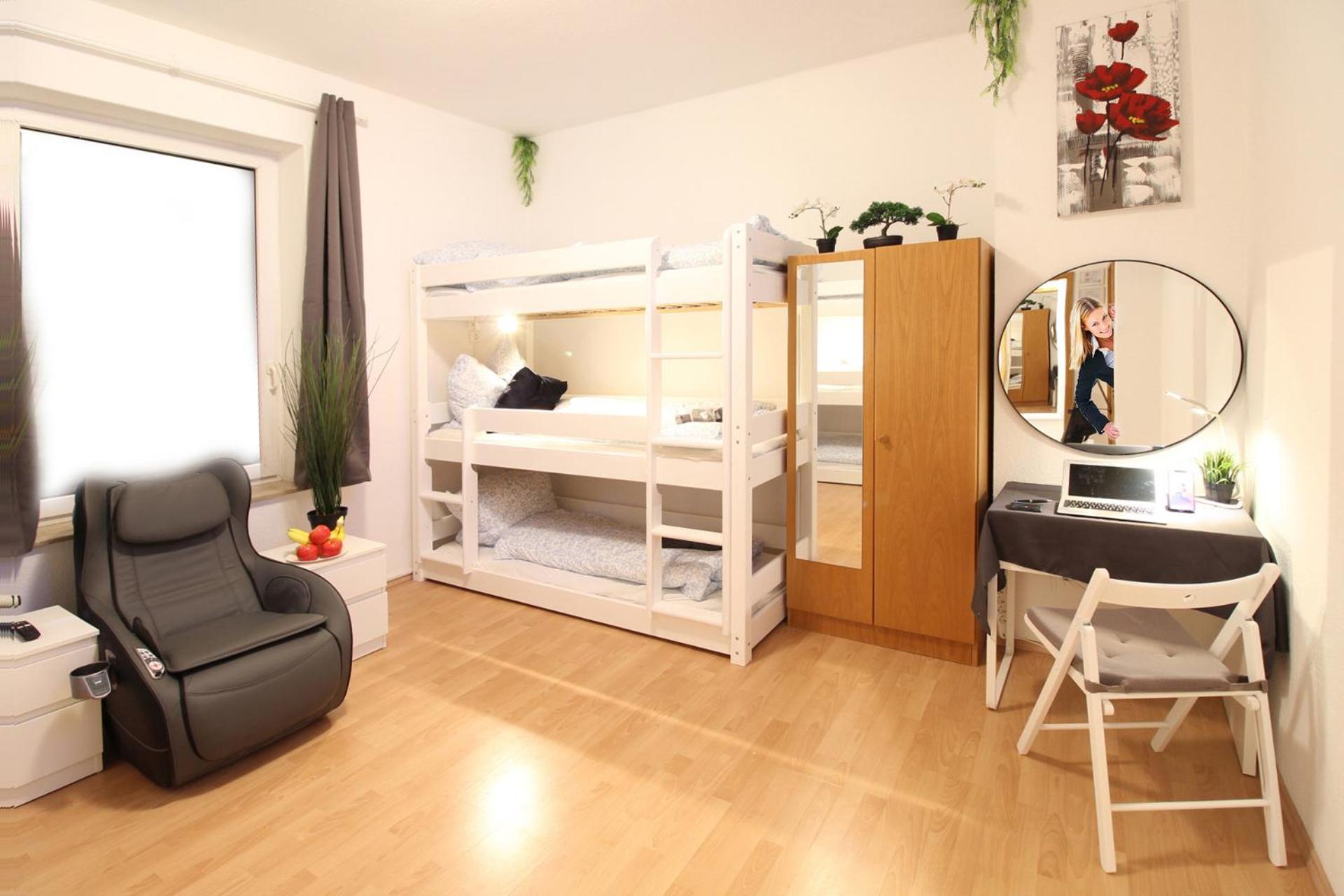 Hotel Ulm Zentrum - Komplettes Zimmer, Hochbett, Android Tv & Eigenem Bad - Perfekt Fuer Familien & Gruppen Екстериор снимка