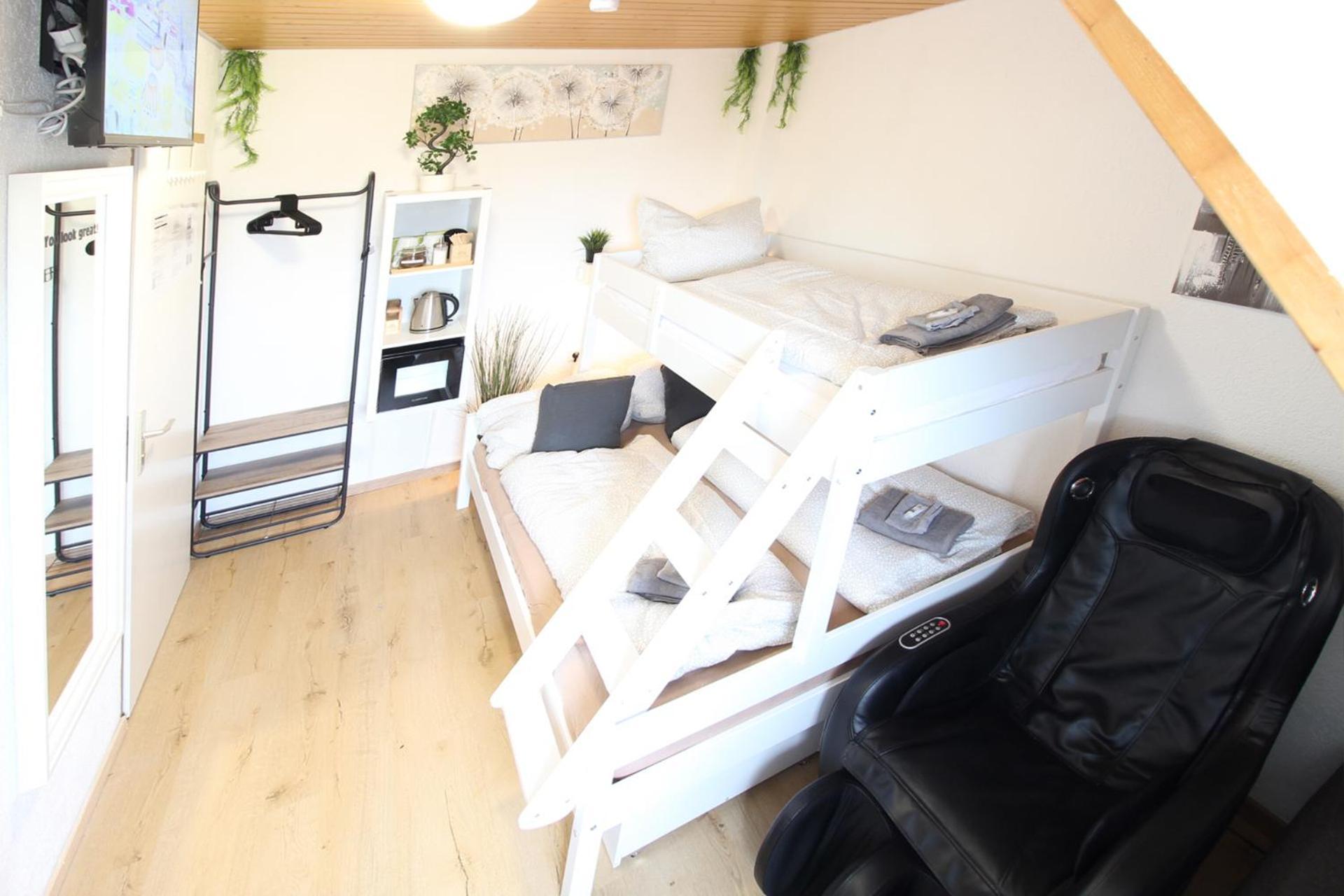 Hotel Ulm Zentrum - Komplettes Zimmer, Hochbett, Android Tv & Eigenem Bad - Perfekt Fuer Familien & Gruppen Екстериор снимка